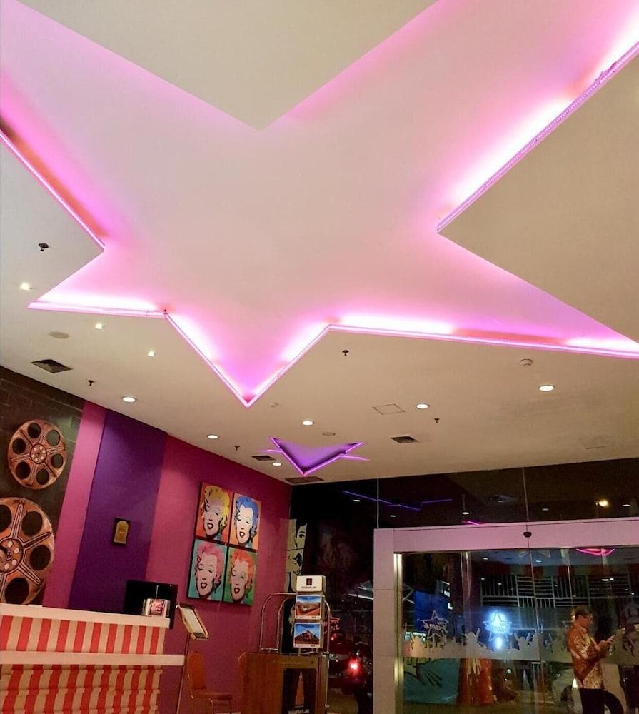 Fame Hotel Gading Serpong Tangerang Exterior photo