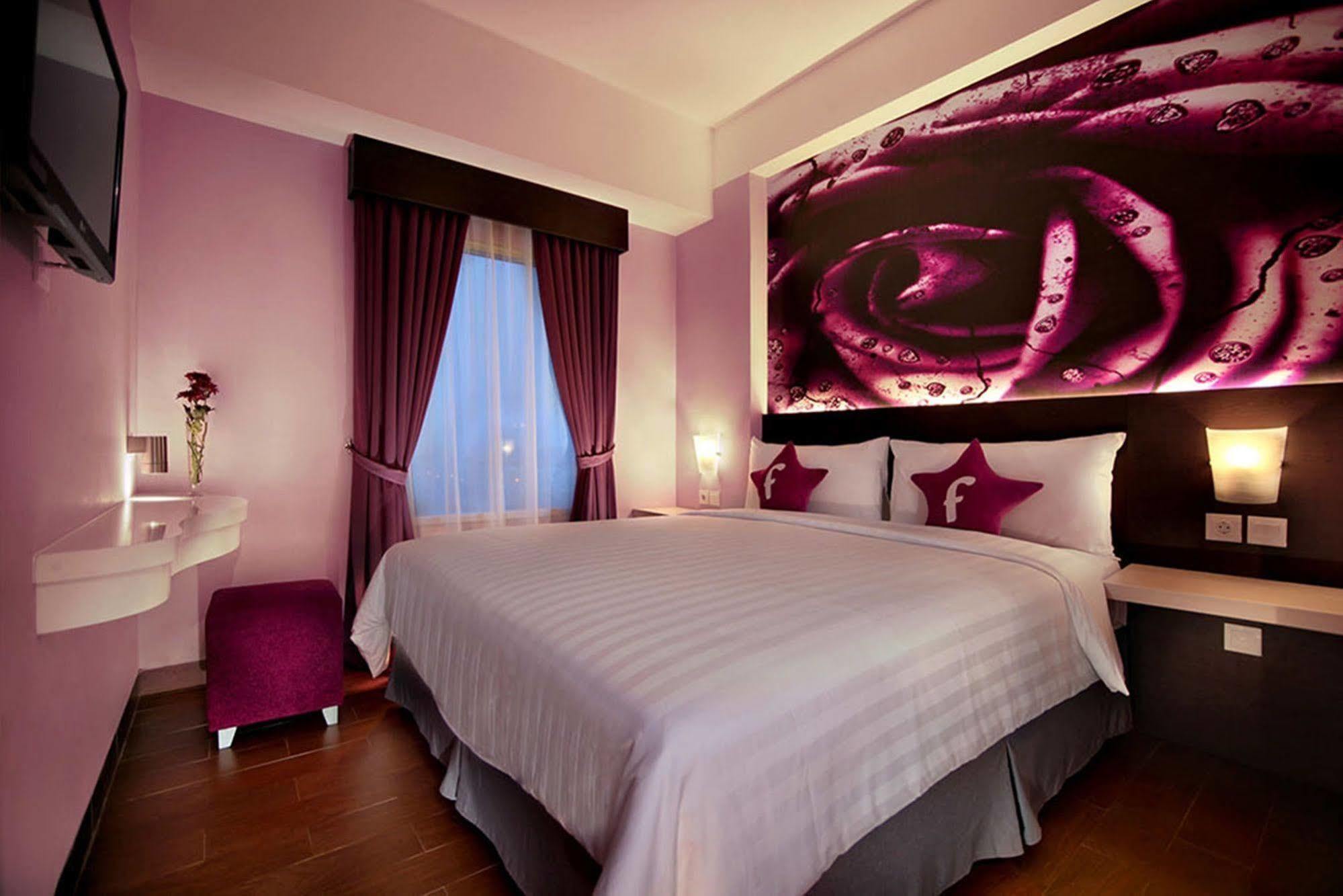 Fame Hotel Gading Serpong Tangerang Exterior photo